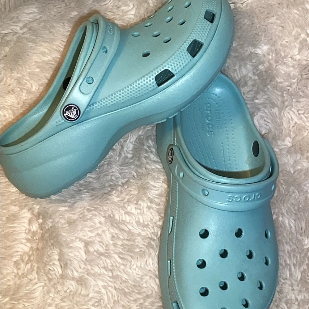 Crocs platform clogs size 10 - Picture 2 of 7